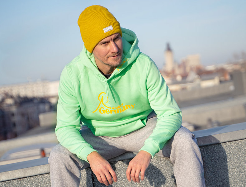 slider header mobil roundnet 2